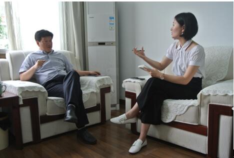 云和县委书记叶伯军接受《小康》记者专访